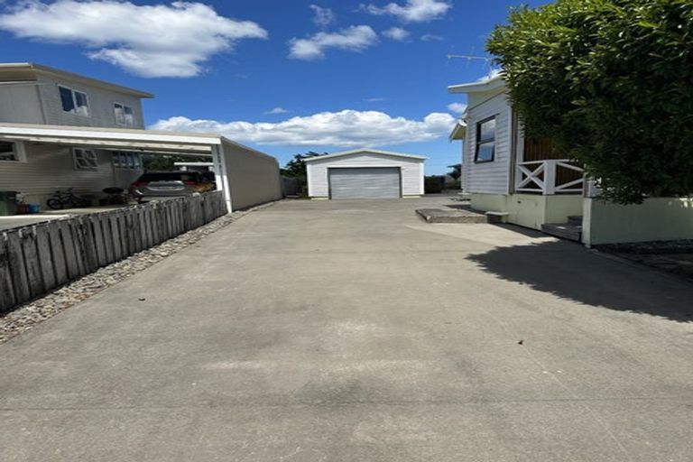 Photo of property in 10 Kopipi Crescent, Ngunguru, Whangarei, 0173