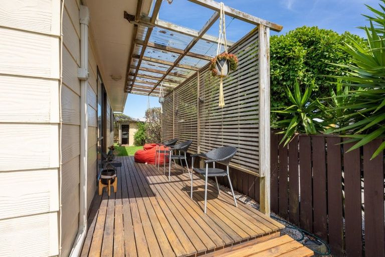 Photo of property in 11 Simcox Street, Otaki Beach, Otaki, 5512