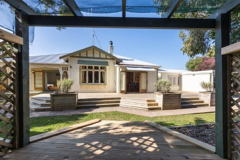 Photo of property in 92 Wood Street, Takaro, Palmerston North, 4410