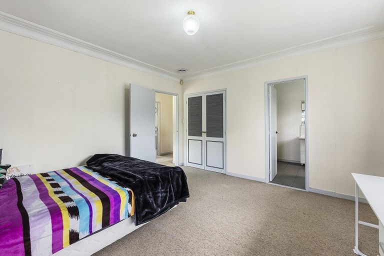 Photo of property in 16 Willis Road, Papakura, 2110