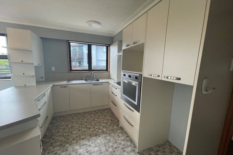 Photo of property in 15 Russell Street, Winton, 9720