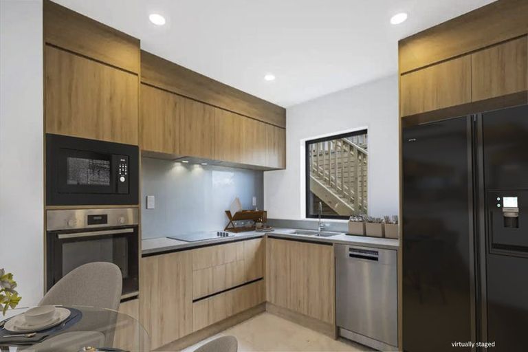 Photo of property in 44b Cyclarama Crescent, Massey, Auckland, 0614