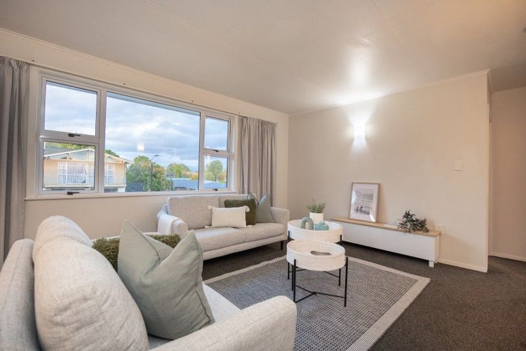 Photo of property in 2a Ruamahanga Crescent, Terrace End, Palmerston North, 4410