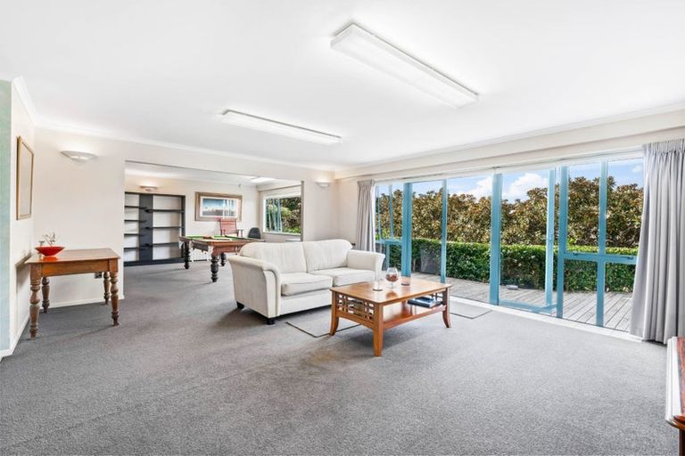Photo of property in 22 Marguerita Place, West Harbour, Auckland, 0618