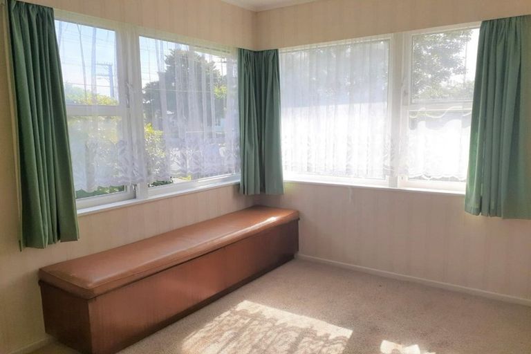 Photo of property in 25 Porutu Street, Fairfield, Lower Hutt, 5011