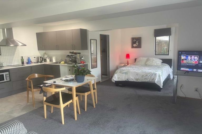 Photo of property in 19 George Gee Drive, Korokoro, Lower Hutt, 5012