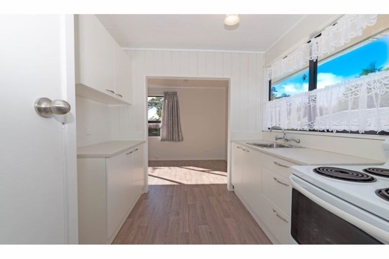 Photo of property in 2/162 Universal Drive, Henderson, Auckland, 0610