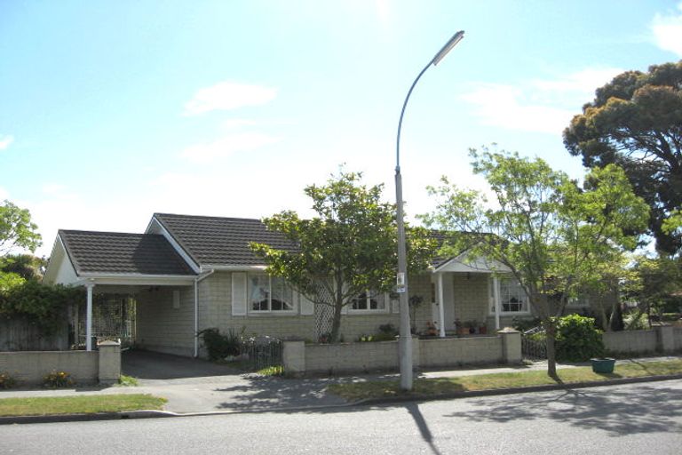Photo of property in 51 Royal Park Drive, Parklands, Christchurch, 8083