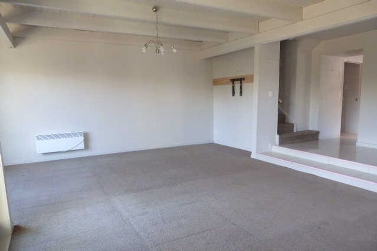 Photo of property in 1/52 Aikmans Road, Merivale, Christchurch, 8014