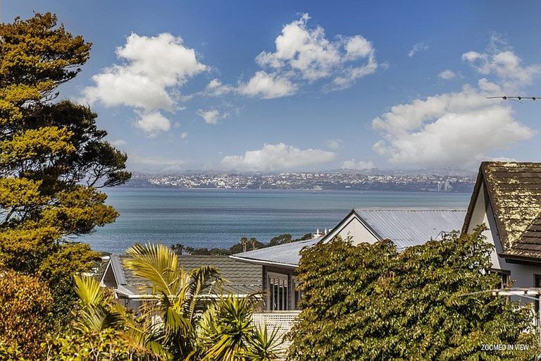 Photo of property in 2/49 Seaview Road, Castor Bay, Auckland, 0620