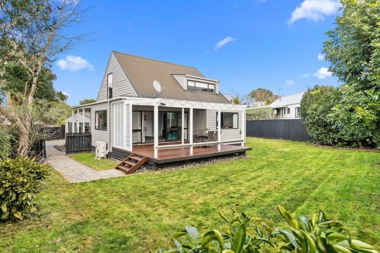 Photo of property in 12 Houhere Place, Pukete, Hamilton, 3200