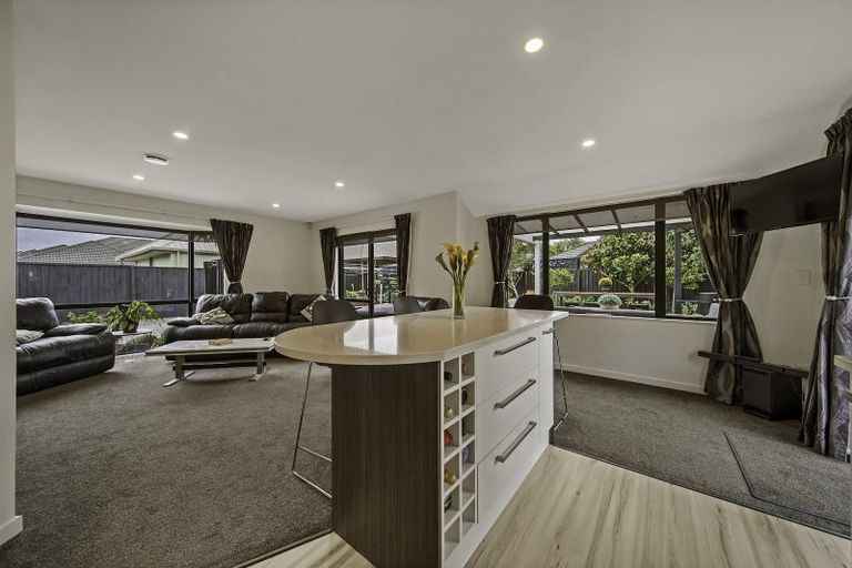 Photo of property in 11 Baltic Place, Northwood, Christchurch, 8051