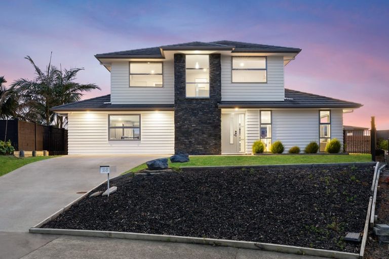 Photo of property in 28 Resolution Drive, Gulf Harbour, Whangaparaoa, 0930