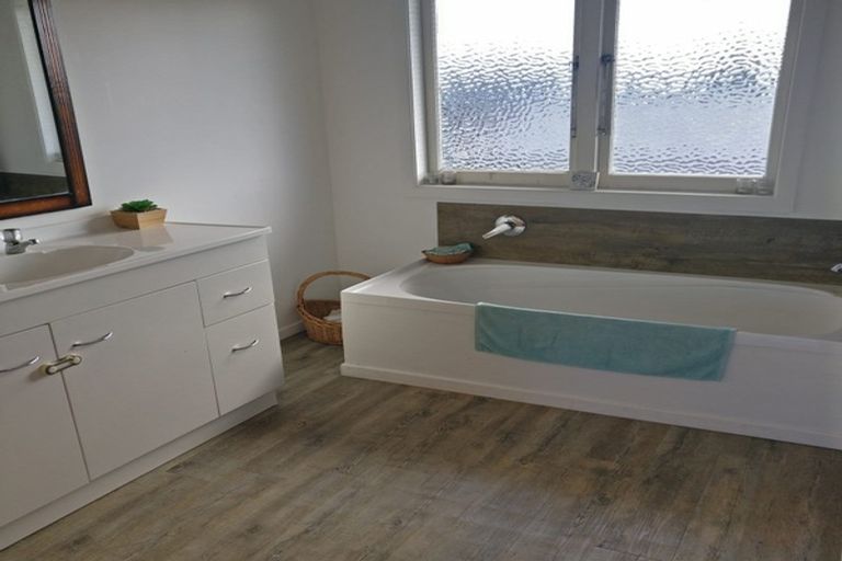 Photo of property in 2 Reeve Road, Owhata, Rotorua, 3010