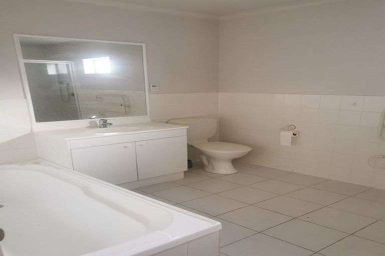 Photo of property in 40 Amherst Place, Albany, Auckland, 0632