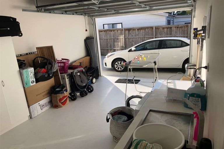 Photo of property in 52a Waipani Road, Te Atatu Peninsula, Auckland, 0610