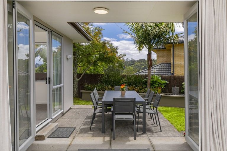 Photo of property in 23 George Deane Place, Greenhithe, Auckland, 0632