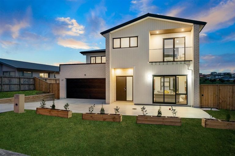 Photo of property in 100 Parkview Drive, Gulf Harbour, Whangaparaoa, 0930