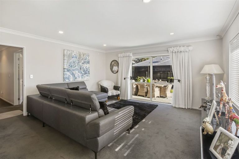 Photo of property in 5 Amoka Crescent, Parklands, Christchurch, 8083