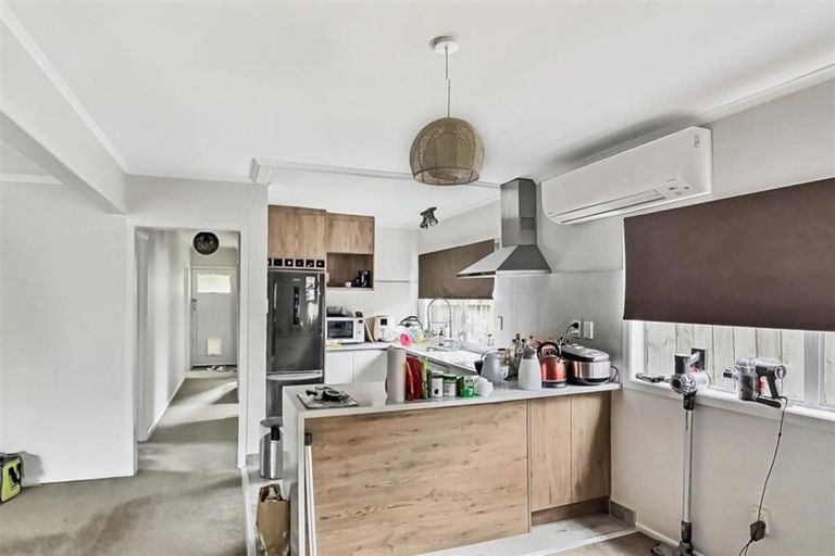 Photo of property in 2/5 Gazelle Avenue, Beach Haven, Auckland, 0626