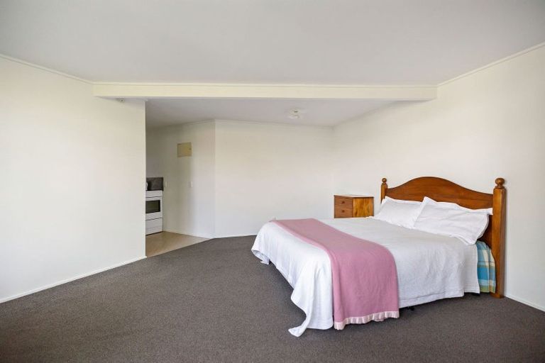 Photo of property in 9 Greenstone Place, Fernhill, Queenstown, 9300