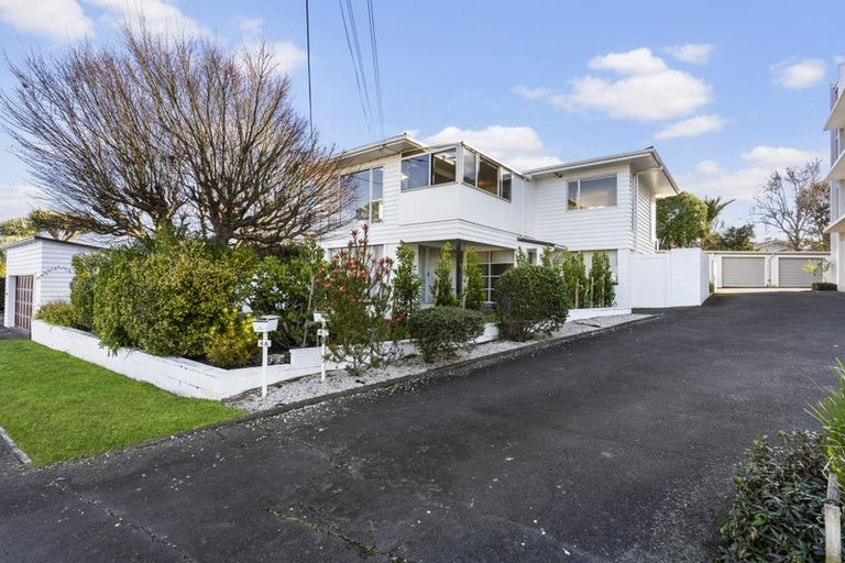 Photo of property in 4b Bruce Street, Northcote Point, Auckland, 0627