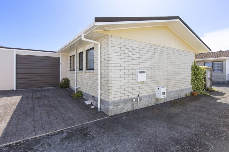Photo of property in 3/13 Chilman Street, Strandon, New Plymouth, 4312