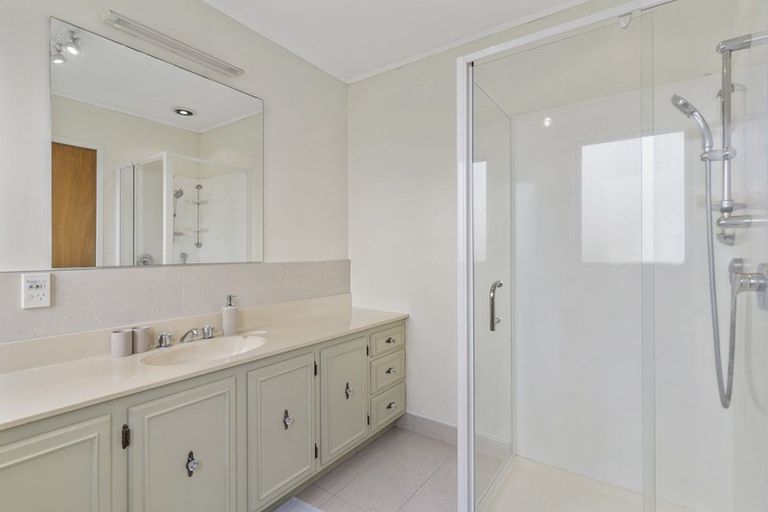 Photo of property in 2/3 Frances Street, Manurewa, Auckland, 2102