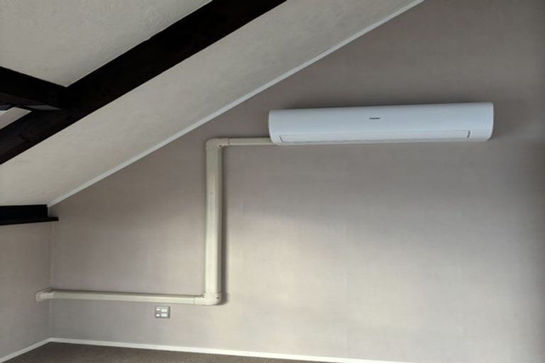 Photo of property in 1 Adonis Place, Half Moon Bay, Auckland, 2012