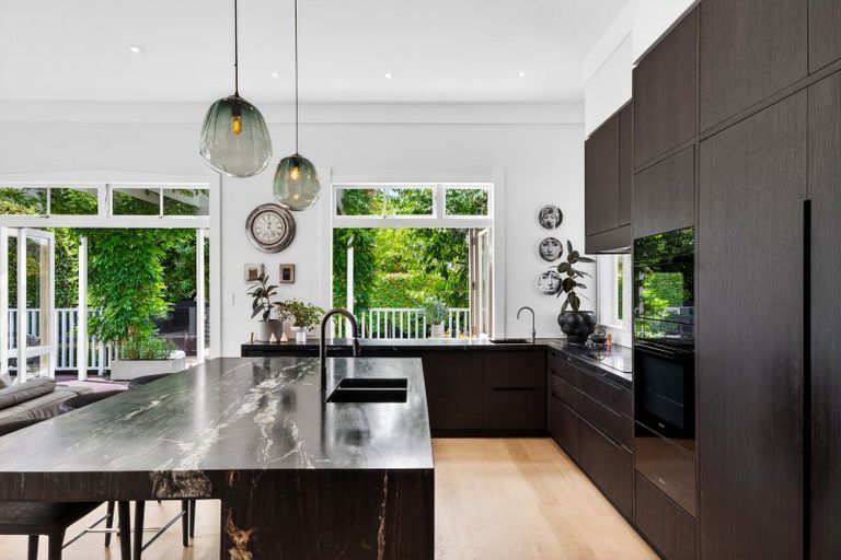 Photo of property in 60 Maungakiekie Avenue, Greenlane, Auckland, 1051