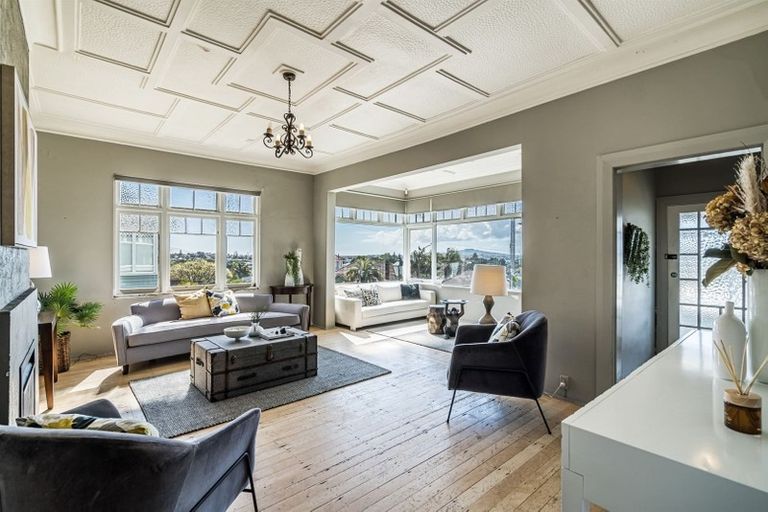 Photo of property in 16 Hinemoa Terrace, Birkenhead, Auckland, 0626