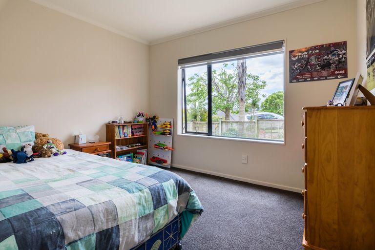Photo of property in 22 Pyrite Street, Westgate, Auckland, 0614