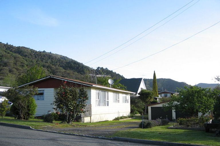 Photo of property in 9 Sussex Street, Picton, 7220