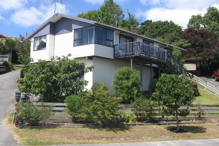 Photo of property in 2/119 Spinella Drive, Bayview, Auckland, 0629
