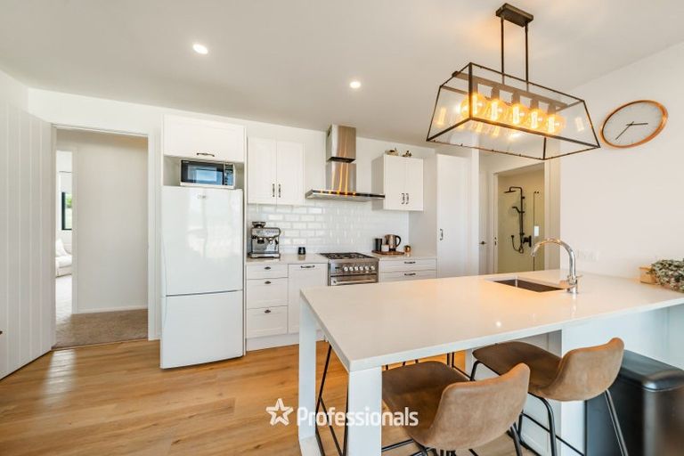 Photo of property in 37 Percy Kinsman Crescent, Riverstone Terraces, Upper Hutt, 5018