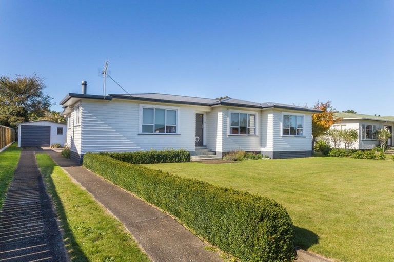 Photo of property in 71 Barraud Street, Dannevirke, 4930