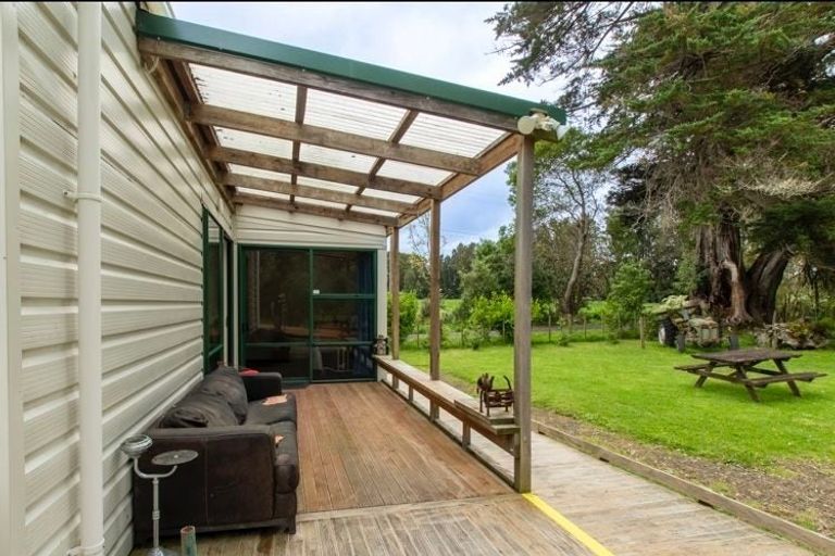 Photo of property in 301 Riverhead Road, Riverhead, Kumeu, 0892