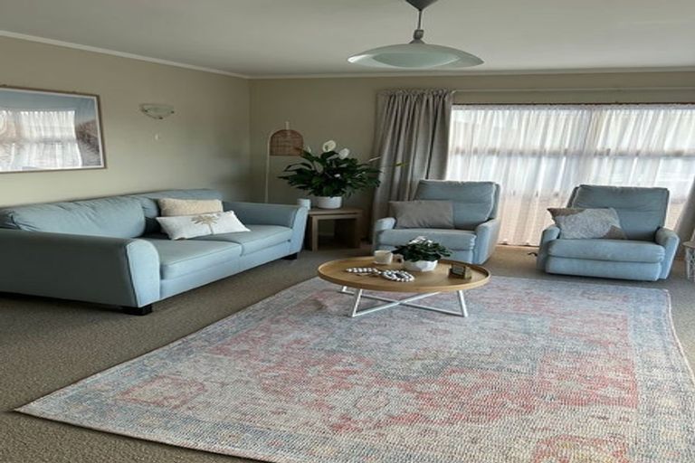Photo of property in 1/9 Belmere Rise, Farm Cove, Auckland, 2012