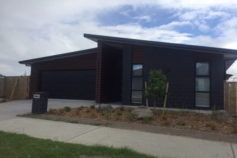 Photo of property in 42 Vinistra Road, Kumeu, 0810