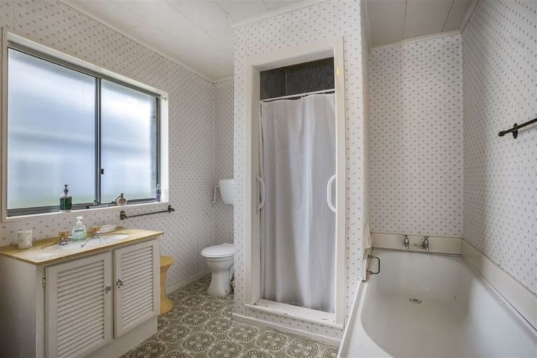 Photo of property in 2/551a Fergusson Drive, Trentham, Upper Hutt, 5018