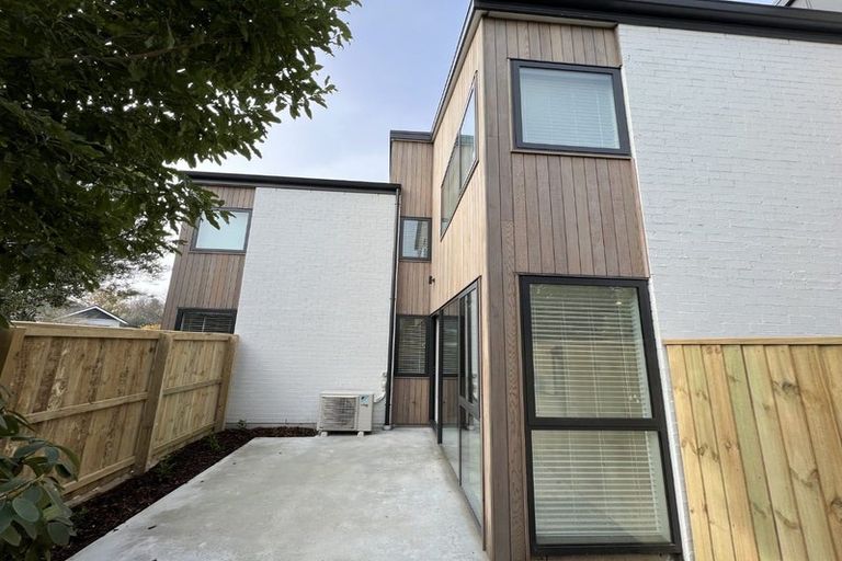 Photo of property in 2/11 Lindores Street, Addington, Christchurch, 8024