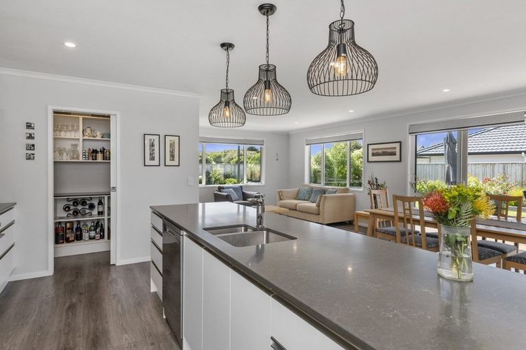 Photo of property in 83 Waipunahau Road, Waikanae, 5036