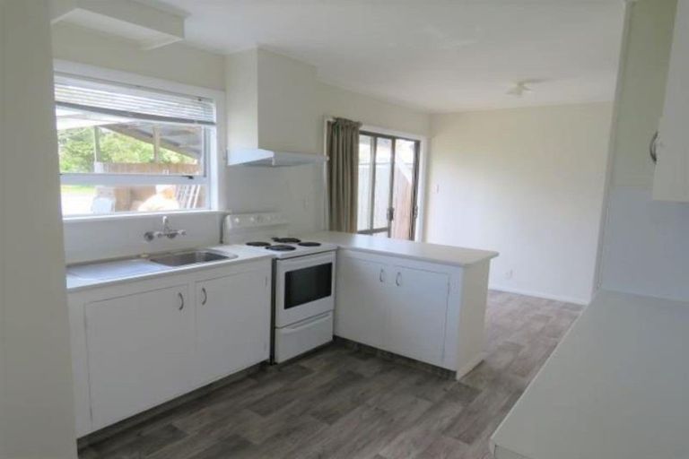 Photo of property in 34 Cook Street, Marfell, New Plymouth, 4310