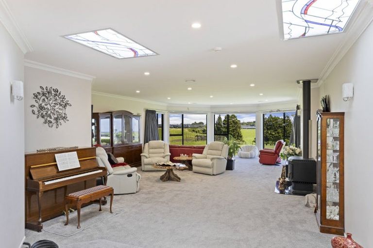 Photo of property in 1179 Devon Road, Bell Block, New Plymouth, 4373