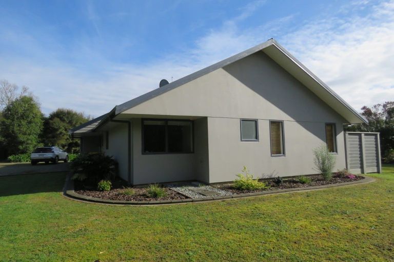 Photo of property in 3/71 Alma Road, Westport, Cape Foulwind, 7892