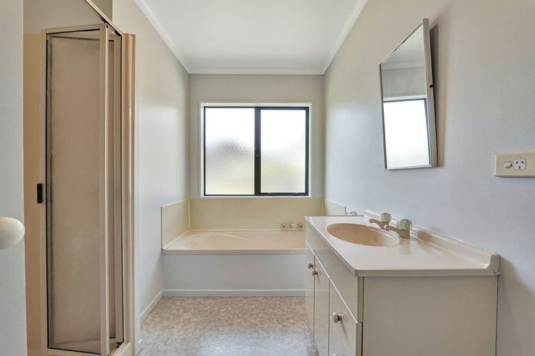 Photo of property in 17a Regan Street, Stratford, 4332