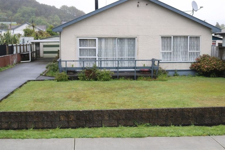 Photo of property in 41 Inverness Street, Dunollie, Runanga, 7803
