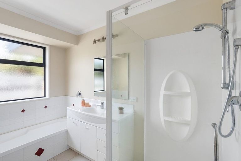 Photo of property in 6 Ohuirehe Road, Coastlands, Whakatane, 3120