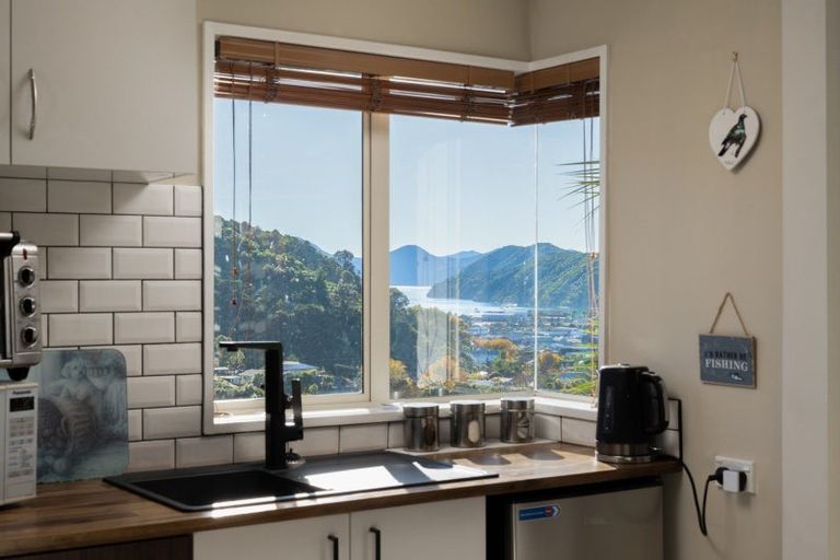 Photo of property in 7 Webster Place, Picton, 7220