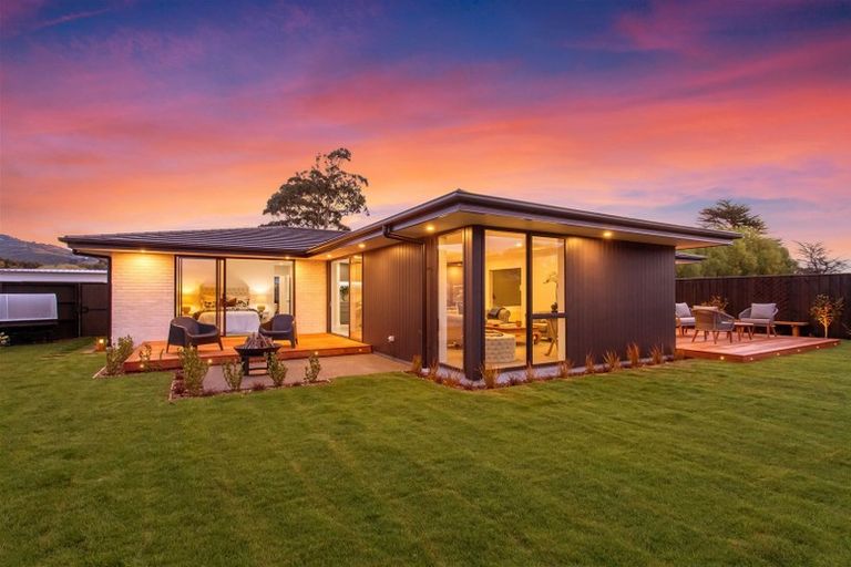 Photo of property in 92 Leistrella Road, Hoon Hay, Christchurch, 8025